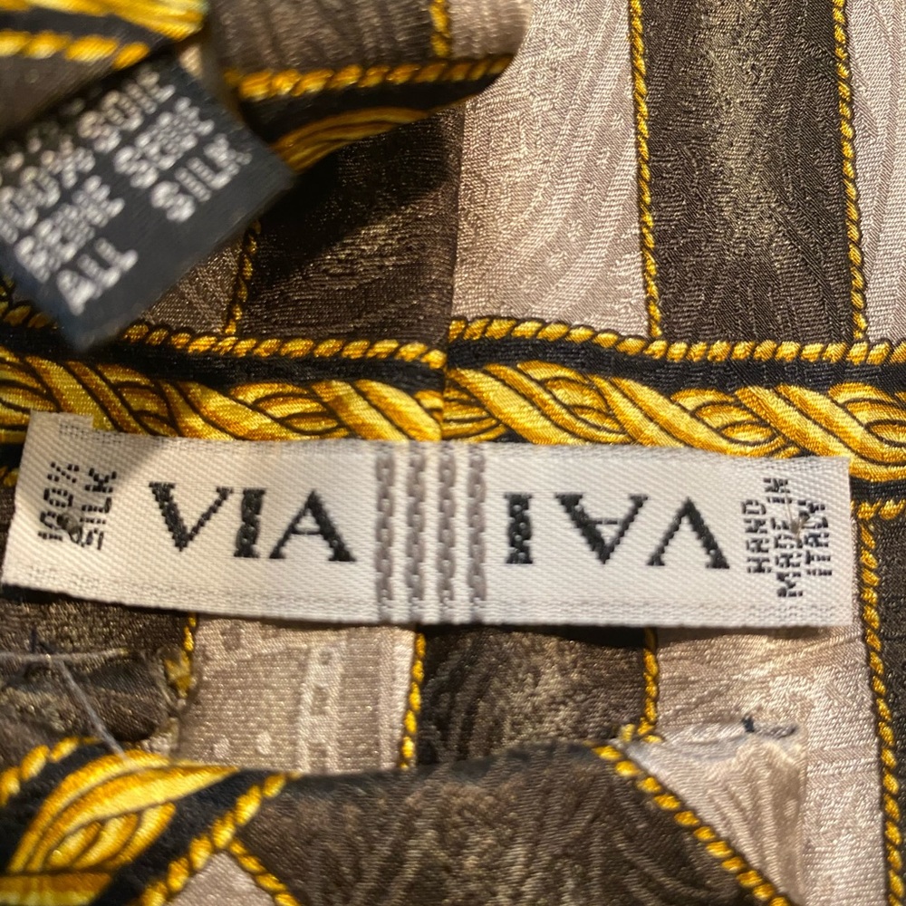 Men’s tie - Picture 3 of 3
